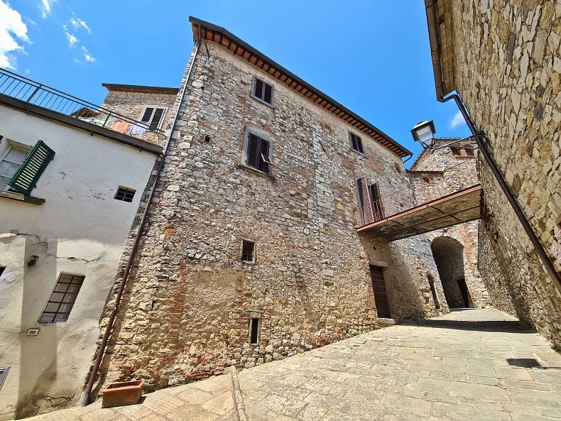 Centrum toskánského městečka Radda in Chianti